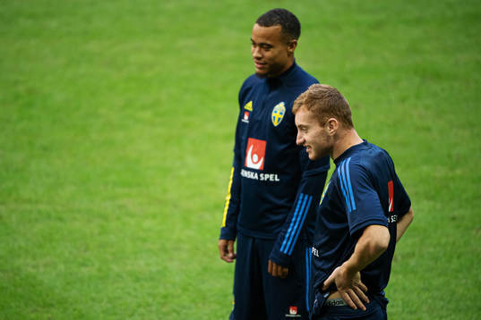 Robin Quaison and Dejan Kulusevski of the Swedish national