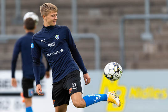Halmstads Erik Ahlstrand före fotbollsmatchen i Superettan