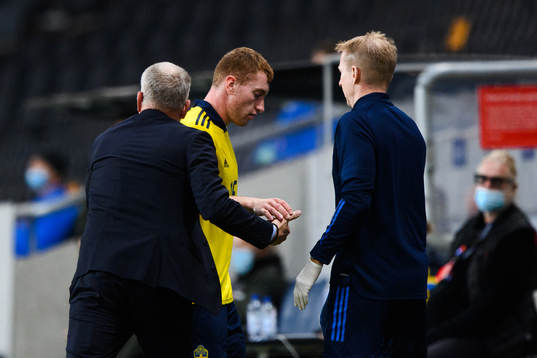 Head coach Janne Andersson and Dejan Kulusevski of Sweden