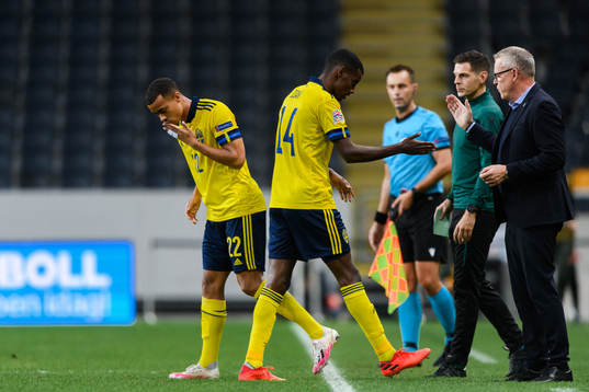 Robin Quaison, Alexander Isak and head coach Janne