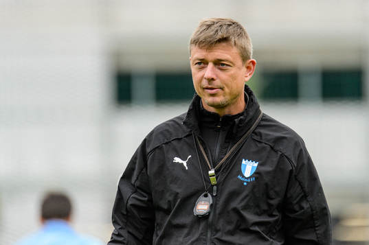 Tränare Jon Dahl Tomasson