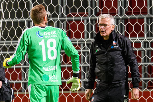 Helsingborgs läkare Harald Roos och målvakt Joseph Ceesay