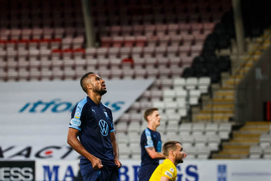 Malmö FFs Isaac Kiese Thelin deppar