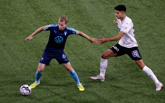 Malmö FFs Oscar Lewicki och Örebros Deniz Hümmet