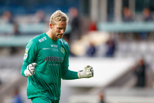 Hammarbys målvakt David Ousted jublar