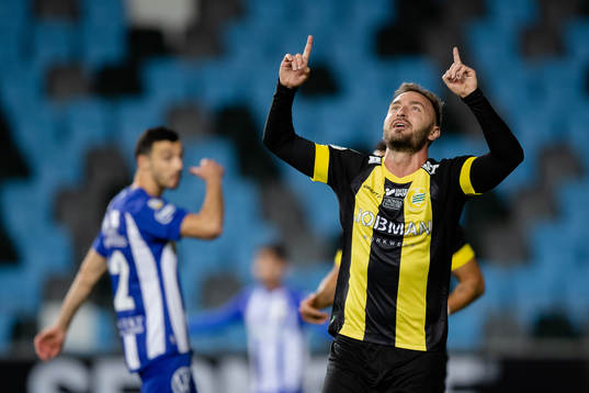 Hammarbys Muamer Tankovic jublar
