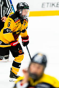 Luleås Jenni Hiirikoski jublar