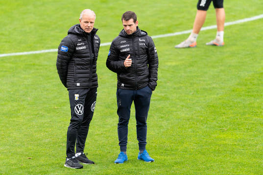 IFK Göteborgs tränare Roland Nilsson  och assisterande