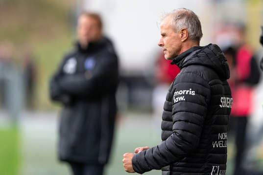 IFK Göteborgs tränare Roland Nilsson  jublar vid