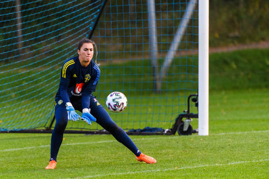 Goalkeeper Zećira Musović of the Swedish women’s