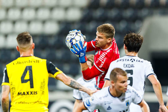 Sirius målvakt Lukas Jonsson