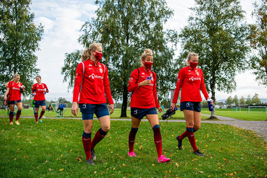 Julie Blakstad, Celin Bizet Ildhusøy and Synne Sofie
