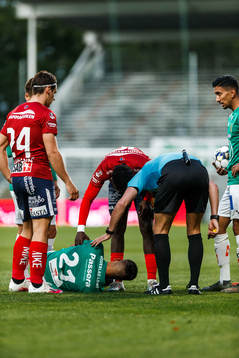 Jönköpings Kevin Rodeblad Lowe har ont