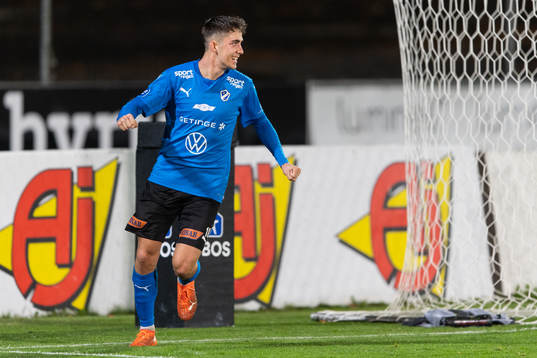 Halmstads Emil Tot Wikström jublar