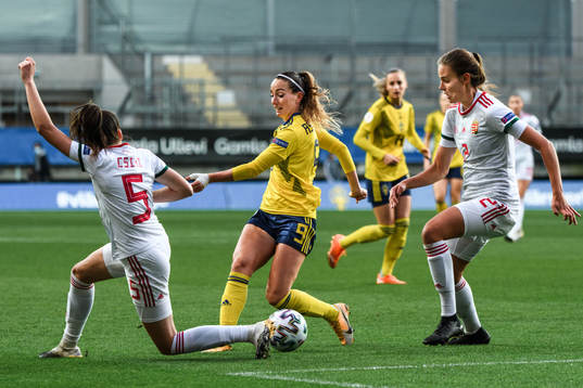 Anna Csiki and Hanna Németh of Hungary against Kosovare