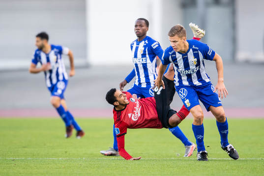 Carlos Zeca of FC Köpenhamn and Pontus Wernbloom of IFK