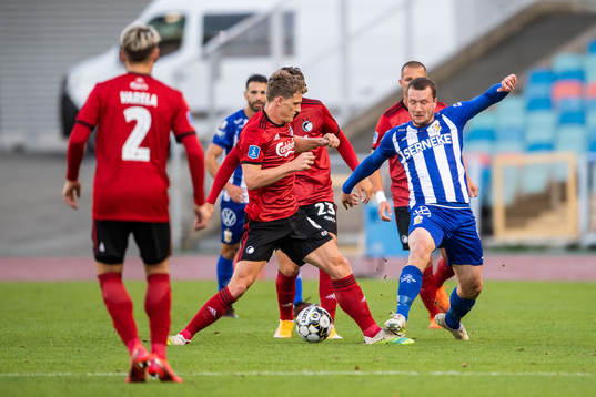Jens Stage of FC Köpenhamn and Jakob Johansson of IFK