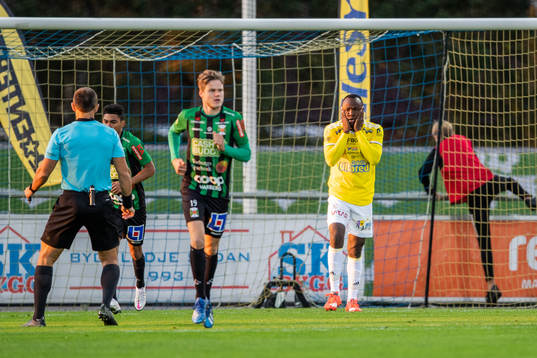 Falkenbergs Nsima Peter deppar