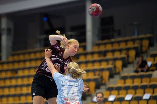 Lugis Tyra Axnér och H65 Höörs Emma Lindqvist