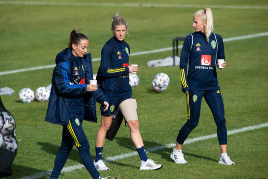 Kosovare Asllani, Olivia Schough and Sofia Jakobsson
