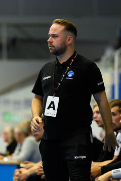 Hallbys tränare Carl Ek