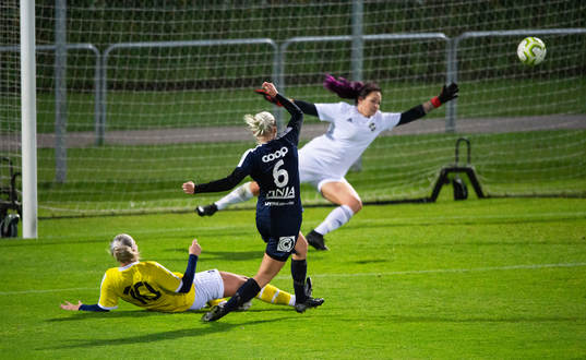 i dammatchen mellan FC Hessleholm och Näsum i Hässleholm
