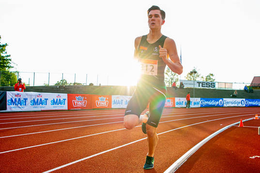 Jakob Ingebrigtsen competes to win men’s 1500 meter final