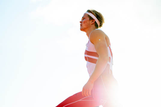 Sondre Guttormsen competes to win the men’s pole vault