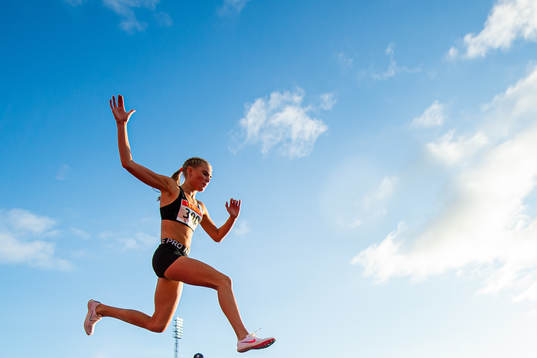 Andrea Modin Engesæth competes to win the women’s 3000
