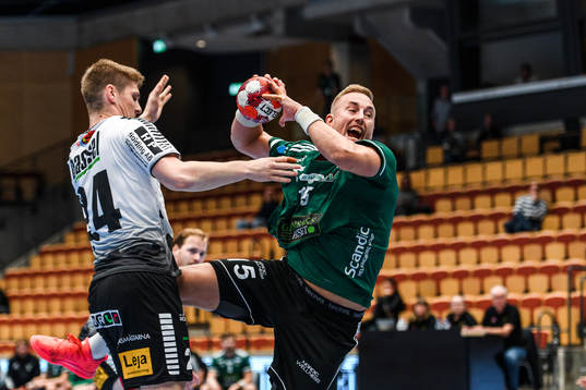 Helsingborgs Anton Månsson och IFK Ystads Henrik Bielenberg