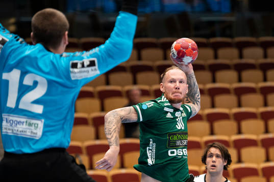 Helsingborgs Emil Hansson och IFK Ystads målvakt Måns