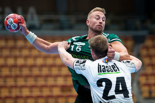 Helsingborgs Anton Månsson och IFK Ystads Henrik Bielenberg
