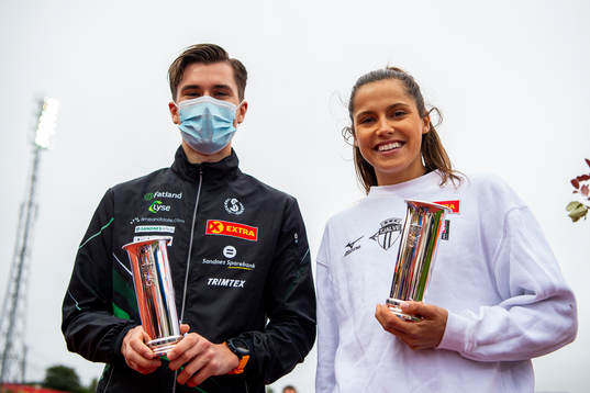 Jakob Ingebrigtsen and Amalie Iuel with «Kongepokalen»