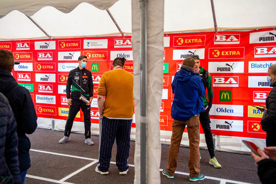 Jakob Ingebrigtsen holds «Kongepokalen»
