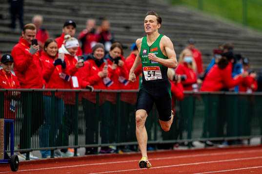 Karsten Warholm competes to win the men’s 400 meter