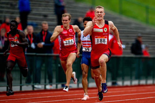 Mathias Hove Johansen competes to win the men’s 200 meter