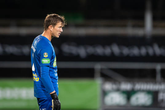 Varbergs målvakt August Strömberg deppar