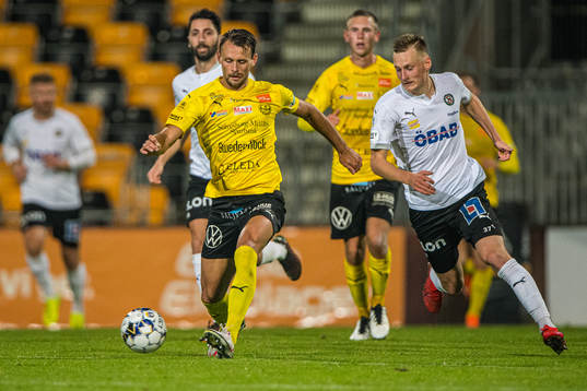 Mjällbys Max Watson och Örebros Rasmus Karjalainen