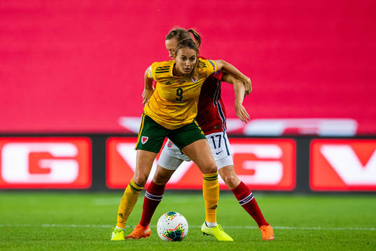 Kayleigh Green of Wales and Kristine Minde of Norway