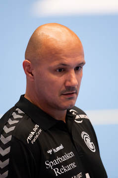 Guifs Guifs tränare Zoran Roganovic