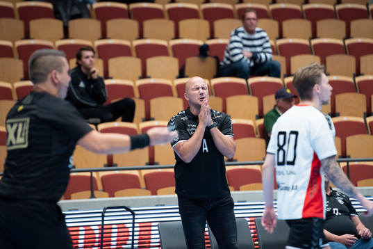 Guifs tränare Zoran Roganovic agerar
