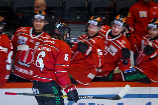 Örebros Stefan Warg jublar
