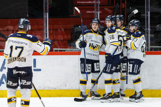 s Fredrik Forsberg och Lias Andersson jublar