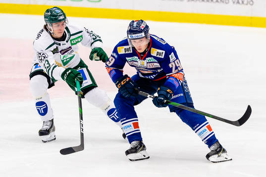 Färjestads Albert Johansson och Växjös Pontus Holmberg