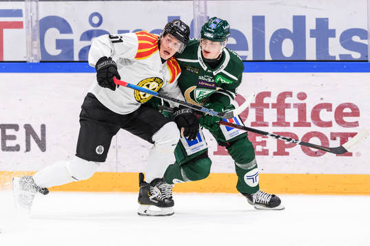 Brynäs Tomi Sallinen och Färjestads Jacob Peterson