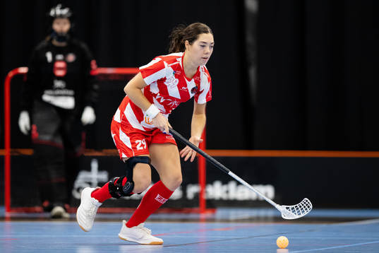 Pixbos Caroline Adelöw