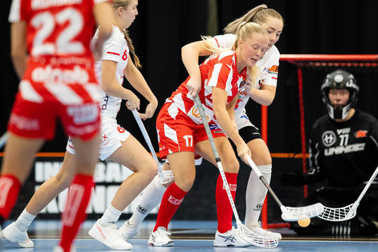 Pixbos Emma Stenberg och Jönköpings Moa Schönning