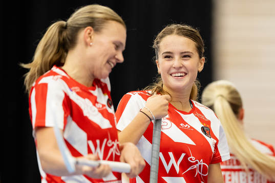 Pixbos Denisa Ratajova och Axina Pettersson