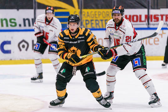 Skellefteås Tyler Morley och Örebros Ludvig Rensfeldt