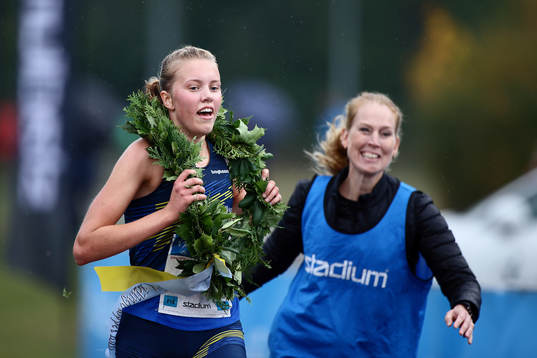 Hanna Lundberg, SWE, segrare i klass Flickor 19